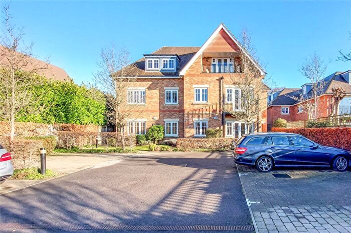 2 Bedroom Apartment For Sale In Between Streets, Cobham, Surrey, KT11