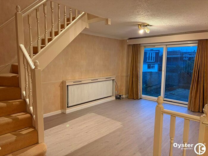 3 Bedroom Semi Detached House To Rent In Crofton Way, Enfield, EN2