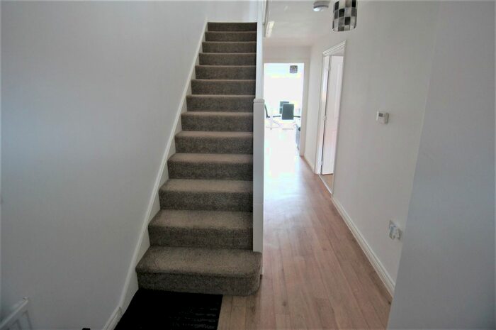 4 Bedroom End Of Terrace House To Rent In Anglian Way, Stoke Village, Coventry, CV3