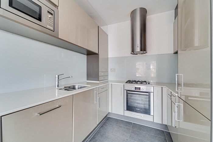 2 Bedroom Apartment To Rent In Goldhurst Terrace, West Hampstead, London, NW6