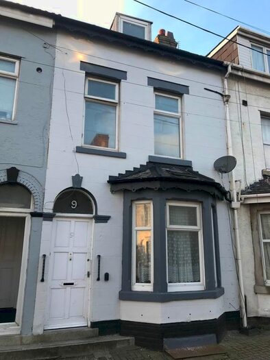 5 Bedroom Terraced House To Rent In Garden Terrace, Blackpool, FY4