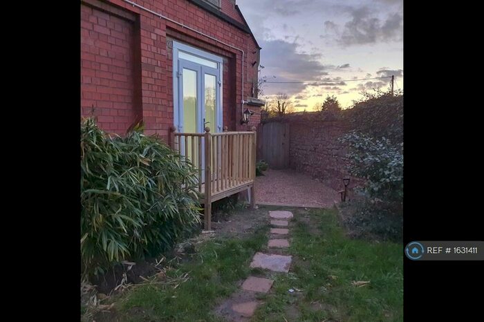 3 Bedroom Flat To Rent In Long Ashton, Bristol, BS41