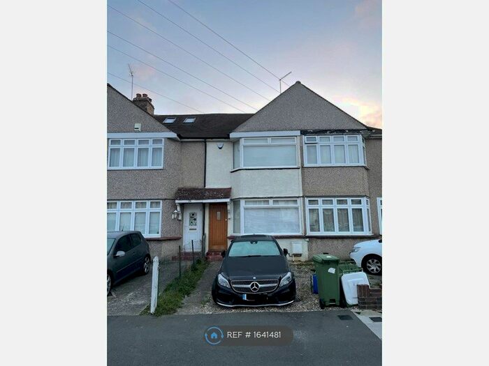 2 Bedroom Terraced House To Rent In Crofton Avenue, Bexley, DA5