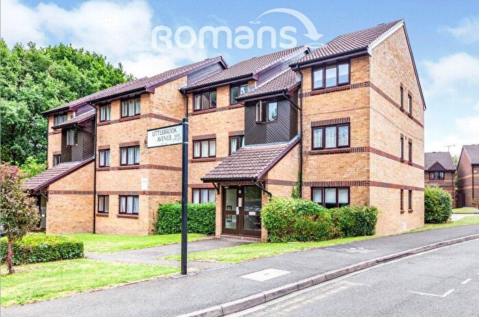 2 Bedroom Flat To Rent In Littlebrook Avenue, Slough, SL2
