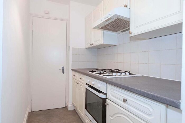 2 Bedroom Flat For Sale In Compton Avenue, Brighton, BN1 - Photo 4