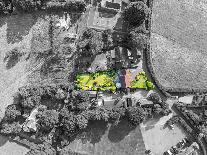 3 Bedroom Detached House For Sale In Wootton Fitzpaine, Bridport, Dorset, DT6