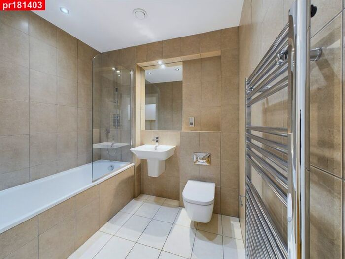 1 Bedroom Flat To Rent In Larkwood Avenue, London, SE10