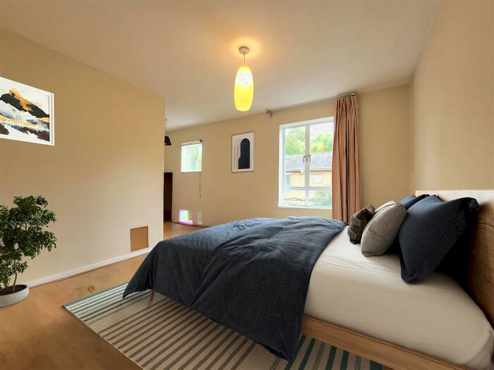3 Bedroom Flat To Rent In Belsize Park, London, NW3