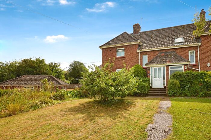 2 Bedroom Semi-Detached House For Sale In Thorneydown Road, Winterbourne Gunner, Salisbury, SP4