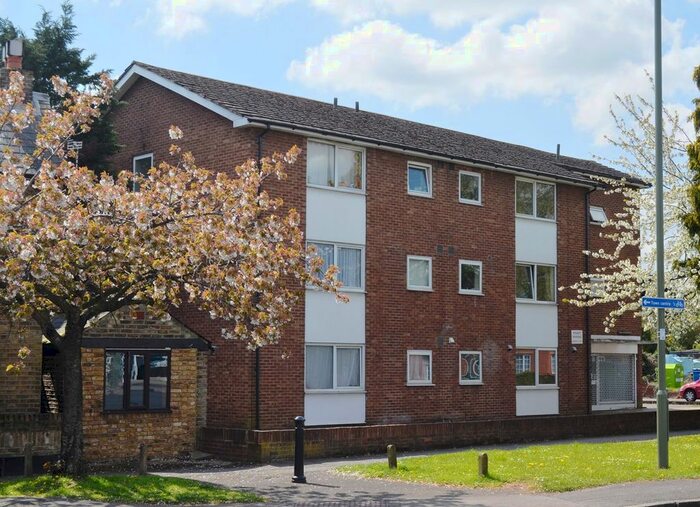 1 Bedroom Studio To Rent In Feltham Hill Road, Ashford, TW15