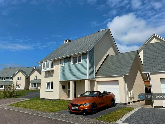 4 Bedroom Detached House To Rent In Pentre Nicklaus Village, Llanelli, SA15