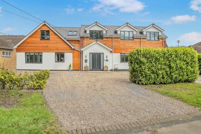 4 Bedroom Detached House For Sale In ** Signature Home ** Hook End Road, Hook End, CM15