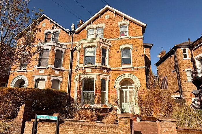 3 Bedroom Flat For Sale In Tressillian Road, Brockley, London, SE4