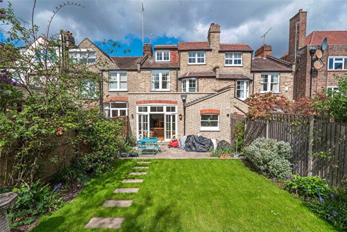 4 Bedroom Terraced House For Sale In Etheldene Avenue, London, N10