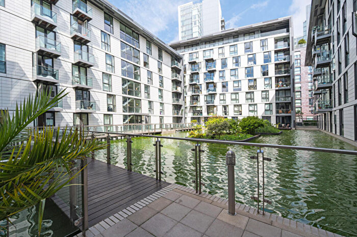 2 Bedroom Flat To Rent In Leman Street, , Tower Hamlets, London, E1