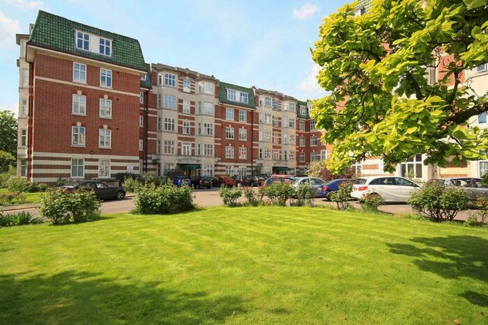3 Bedroom Flat To Rent In Haven Green, London W5