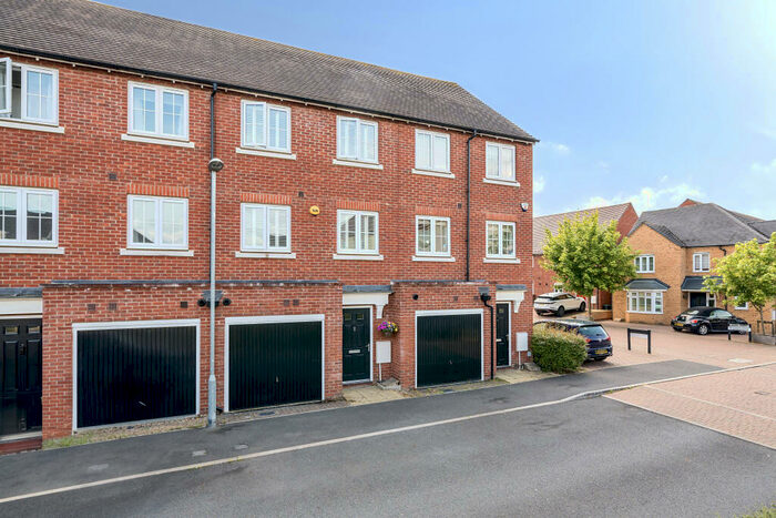 4 Bedroom Terraced House To Rent In Ravens Dene, Chislehurst, Kent, BR7
