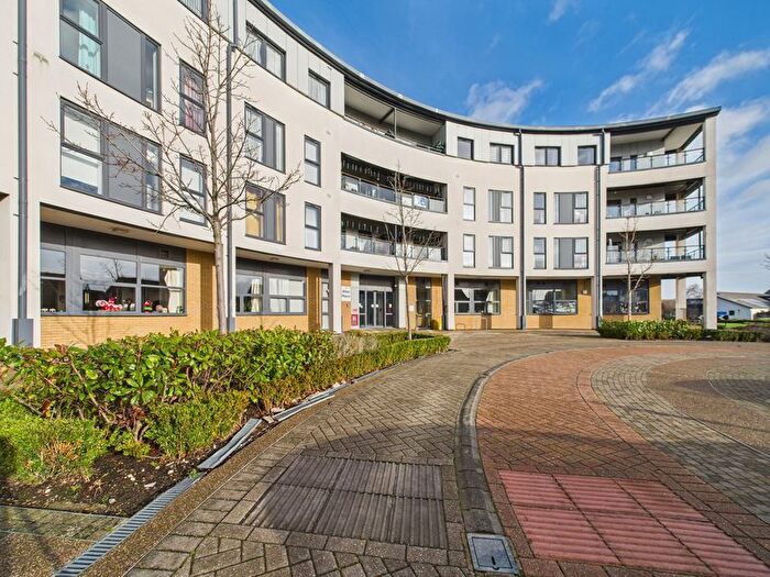 2 Bedroom Flat For Sale In Wilkey Way, Chatham, ME4