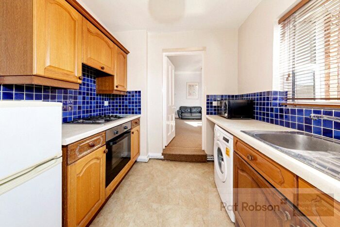 3 Bedroom Flat To Rent In Salters Road, Gosforth, Newcastle Upon Tyne, NE3
