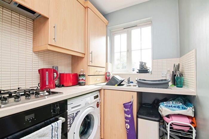 2 Bedroom Semi-Detached House For Sale In Bedford Road, West Bromwich, B71