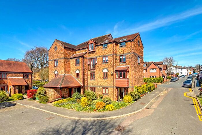 1 Bedroom Apartment For Sale In Albeny Gate, Belmont Hill, St. Albans, Hertfordshire, AL1
