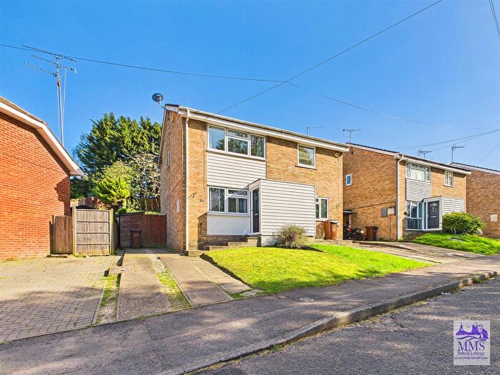 2 Bedroom Semi Detached House For Sale In Harvesters Close, Rainham, Gillingham, ME8