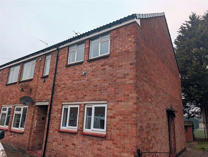 2 Bedroom Flat For Sale In Lilac Close, Newark, NG24