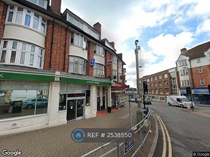 3 Bedroom Flat To Rent In Parson Street, Hendon, NW4
