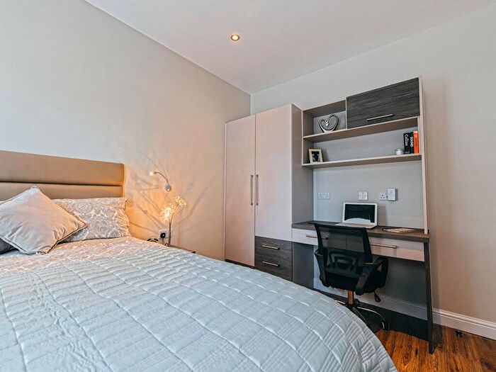 1 Bedroom Apartment To Rent In Apt, Eagle House #, M3