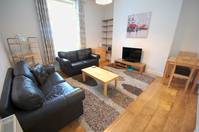 2 Bedroom Flat To Rent In Fraser Street, City Centre, Aberdeen, AB25