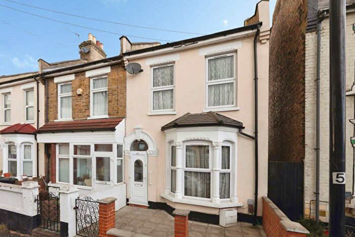 3 Bedroom End Of Terrace House For Sale In Belmont Park Road, London, E10