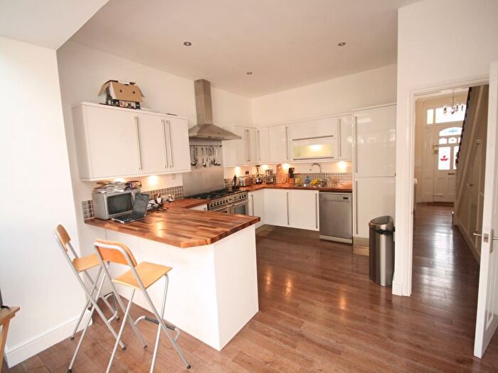 4 Bedroom Terraced House To Rent In Vant Road, Tooting Broadway, SW17