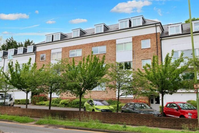 2 Bedroom Flat For Sale In Brook Court, Watling Street, Radlett, WD7