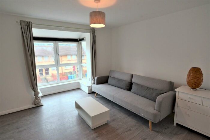 1 Bedroom Flat To Rent In Varcoe Road, London, SE16