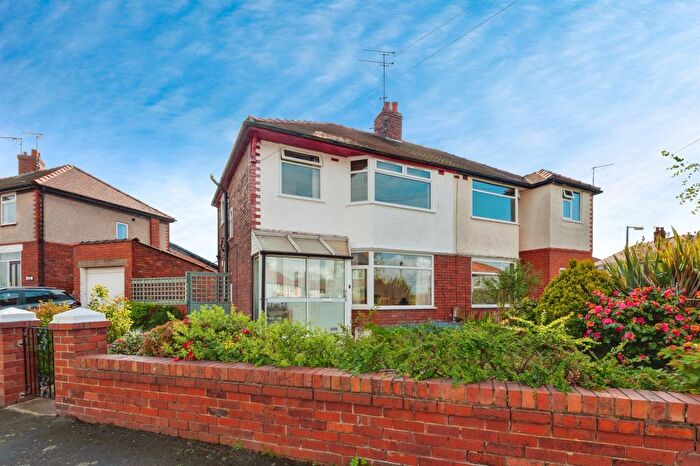 3 Bedroom Semi-Detached House For Sale In Hill View Avenue, Helsby, Frodsham, WA6