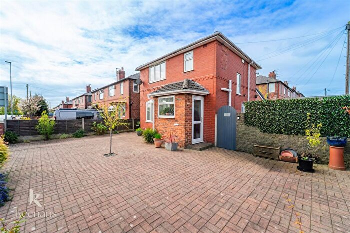 2 Bedroom Detached House For Sale In Bolton Road, Pendlebury, Swinton, Manchester, M27