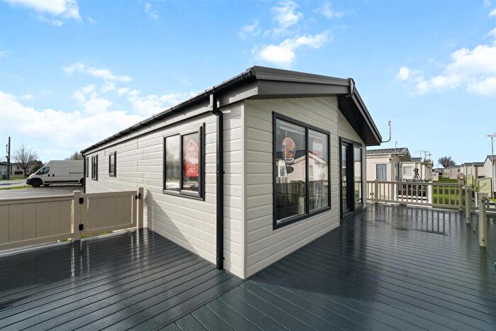 2 Bedroom Chalet For Sale In St John's Road, Whitstable, CT5