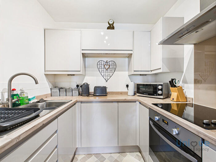 1 Bedroom Apartment For Sale In Oxford Court, Oxford Road, Lytham St. Annes, FY8