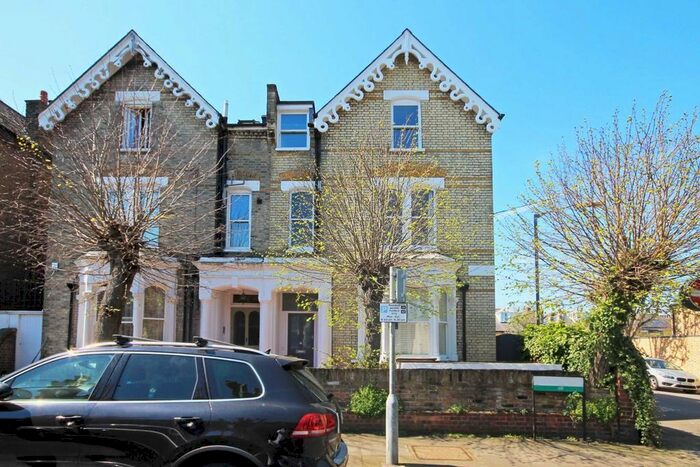 2 Bedroom Flat To Rent In Winthorpe Road, London, SW15