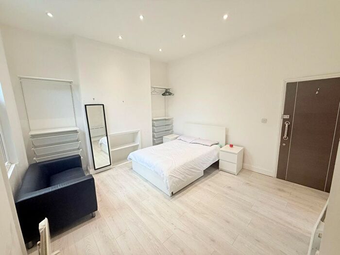1 Bedroom Studio To Rent In Stoke Newington Common, London, N16