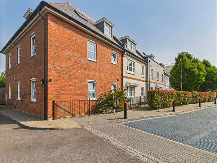 2 Bedroom Penthouse For Sale In Orme Road, Worthing, BN11