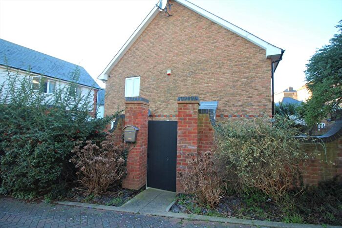 2 Bedroom End Of Terrace House To Rent In Kings Mews, Margate, CT9