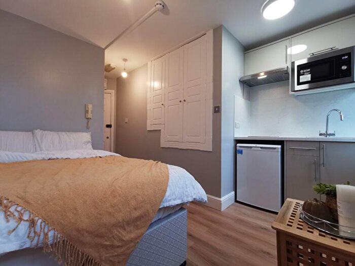 Studio To Rent In Studio Flat, High Road, Willesden Green, NW10