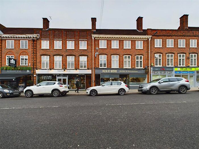 2 Bedroom Flat To Rent In Hermitage Road, Hitchin, Hertfordshire, SG5