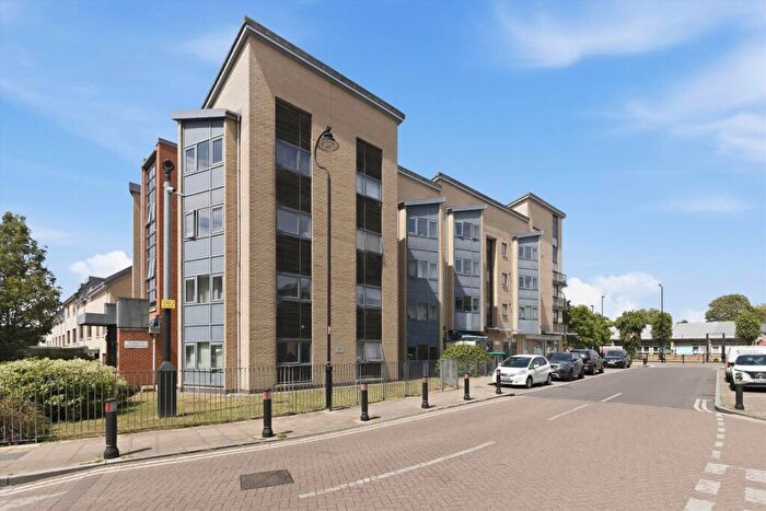 1 Bedroom Flat For Sale In Muir Road, Clapton, E5