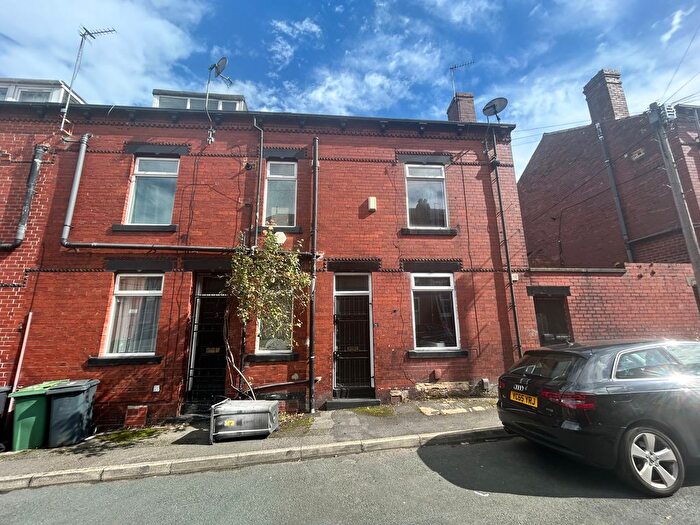 2 Bedroom Terraced House For Sale In Oban Place, Leeds, LS12