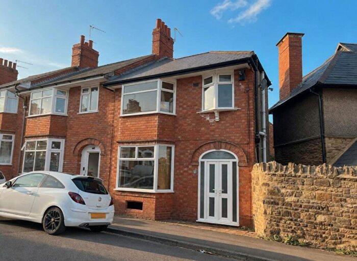 2 Bedroom End Of Terrace House For Sale In Monks Park Road, Abington, Northampton, NN1