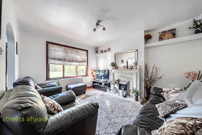3 Bedroom Apartment For Sale In Lower Addiscombe Road, Croydon, CR0