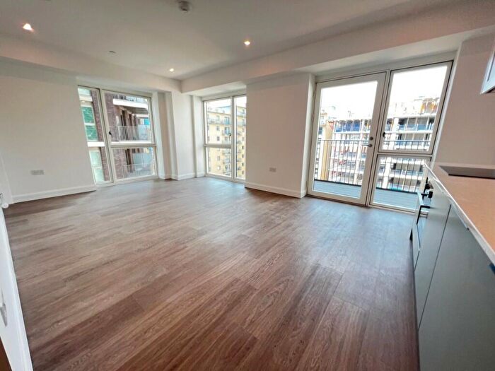 1 Bedroom Flat To Rent In Western Gateway, London, E16