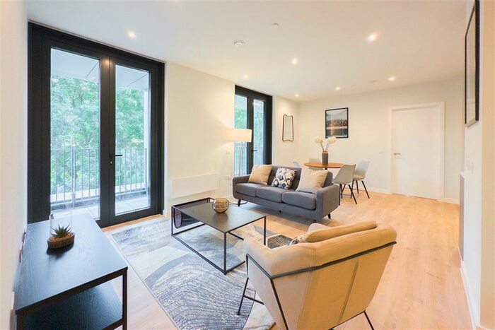 2 Bedroom Apartment To Rent In The Gate, Meadowside, M4